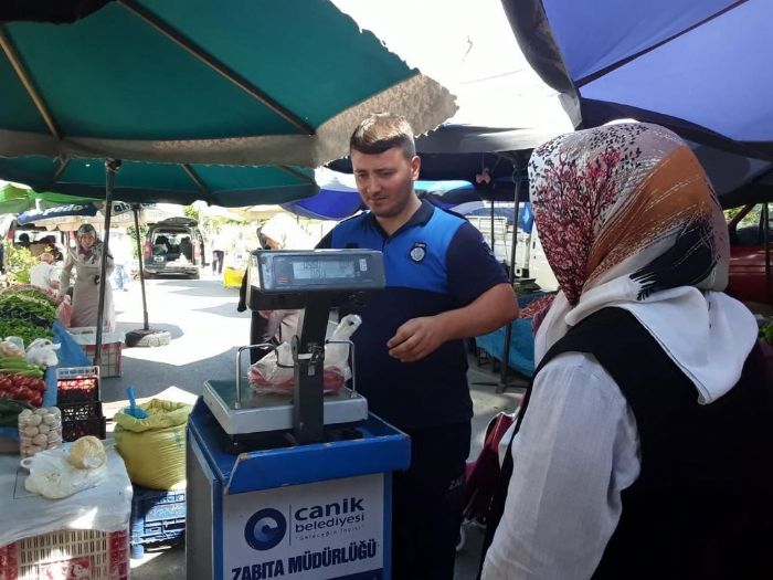 Canikte pazar tartlar denetlendi