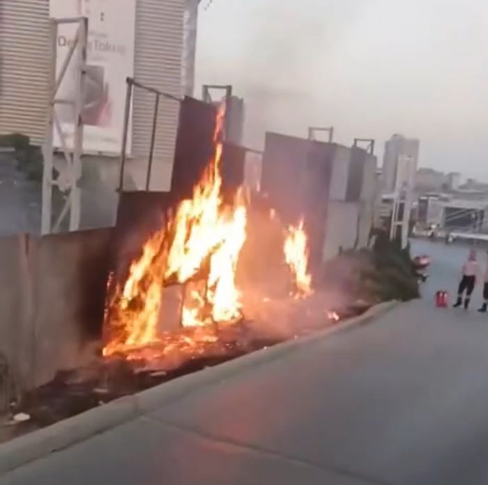 Baakehir'de Mall of stanbul AVM'nin otoparknda korkutan yangn