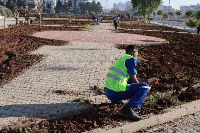 Toroslar'a 2 yeni park ve semt pazar