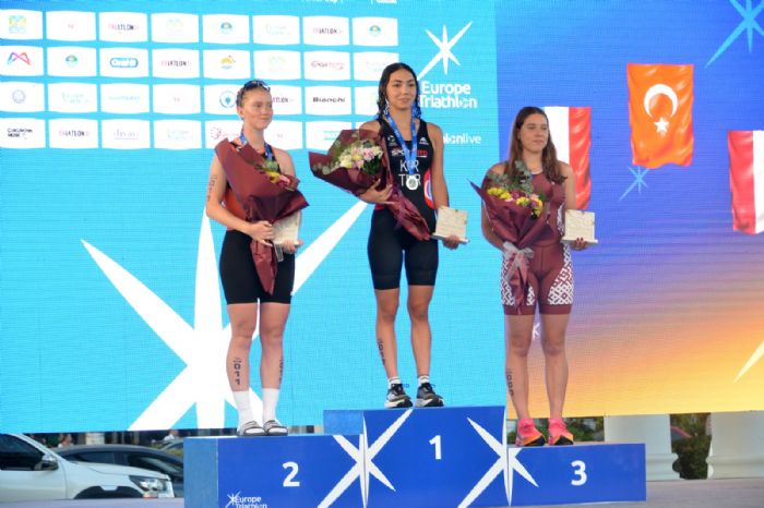 Yeniehir Avrupa Triatlon Kupasnda gen kadnlar ve gen erkekler yarlar sona erdi