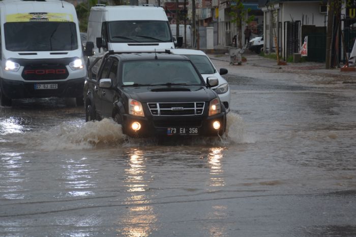 Silopi’de saanak ya okullar tatil ettirdi