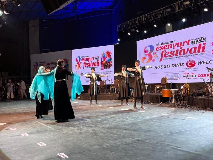 3. Uluslararas Esenyurt Halk Danslar, Mzik ve Sanat Festivali balad