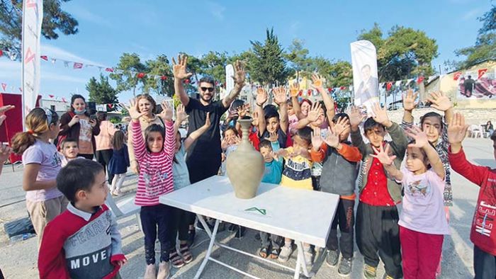 Tarsusa bal iekli ve Hachamzalda ocuklar doyasya elendi