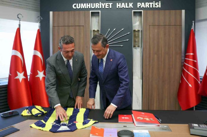 CHP Lideri zgr zel, Fenerbahe Bakan Ali Ko ile bir araya geldi