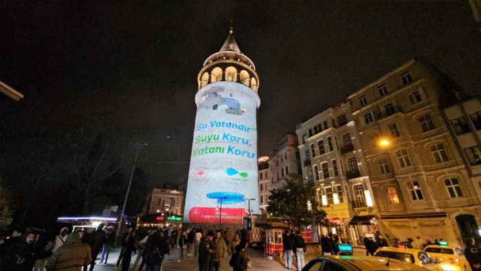 Galata Kulesi'ne yanstlan video ile Su Gn'ne dikkat ekildi