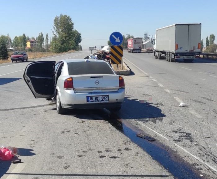 Sungurlu'da Trafik Kazas: 1'i Ar, 5 Yaral