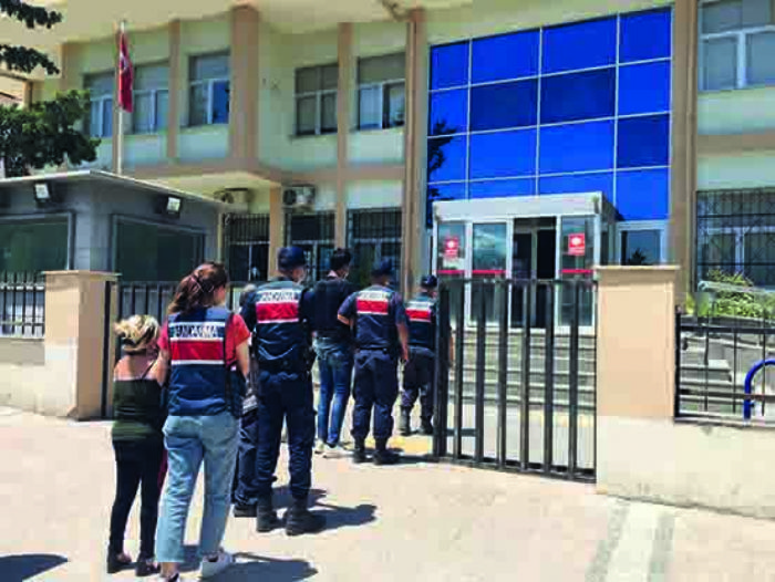 Mersin’de fuhu operasyonu: 4 gzalt