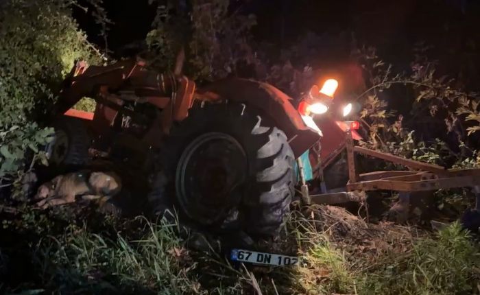 Zonguldak-Bartn kara yolunda otomobil ve traktr arpt