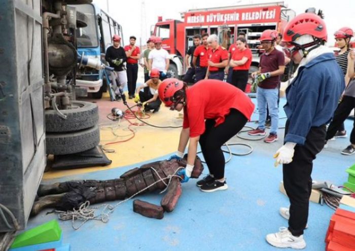 Mersin niversitesi rencileri afetlere hazrlanyor