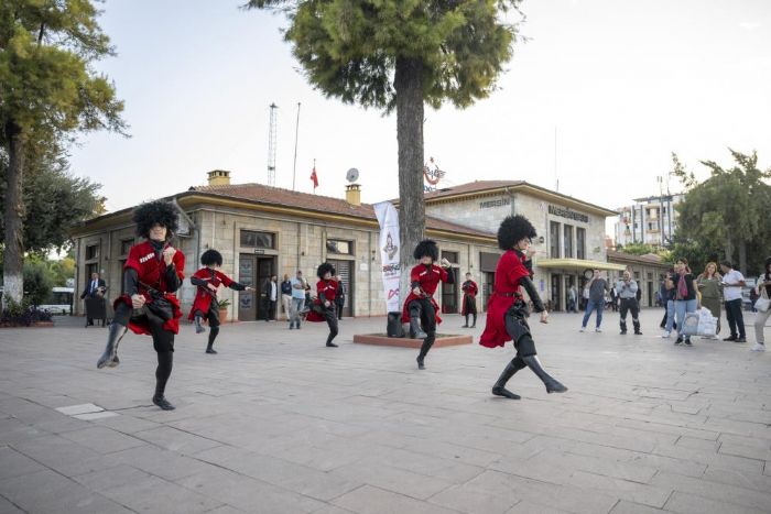  2.Uluslararas Tarsus Festivali cokusu Mersin'i sard