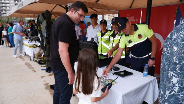 Mersin’de kurulan jandarma stand byk ilgi grd