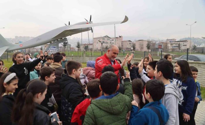 Bilim ve teknolojiye yn verecek nesiller yetitiriyoruz