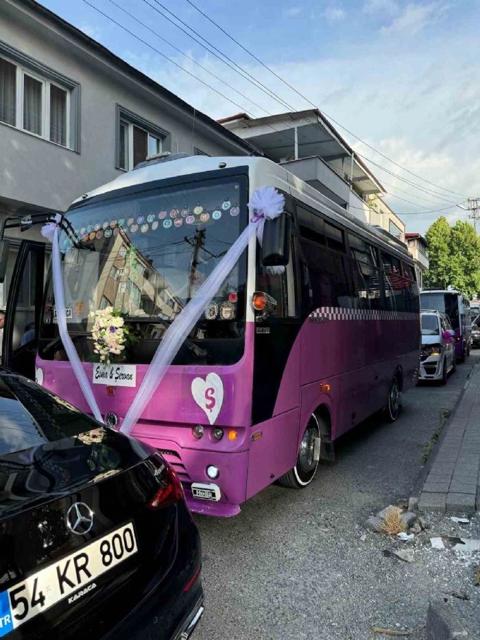 Sakaryada zel halk otobsn gelin arabas yapt