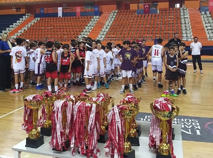 Mersin ev sahipliinde  U10, U11 ve U12 Bayanlar l Msabakalar gerekleti