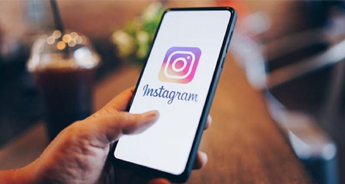 Bakan Uralolu, sosyal medya platformu Instagram iin aklamada bulundu