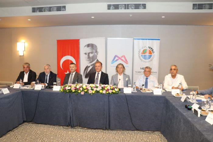 Mersin'de i dnyas ve yerel ynetim bir araya geldi