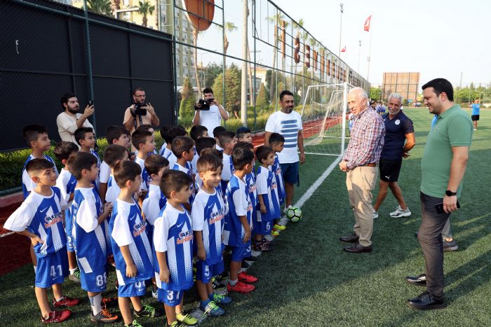 Akdeniz Belediyesi'nin yaz spor okullar devam ediyor