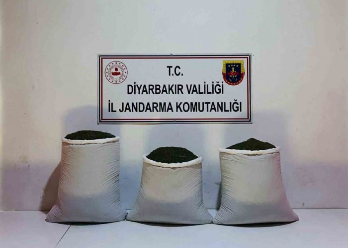 Diyarbakrda 67 kilogram uyuturucu ele geirildi