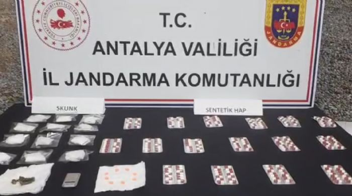 Antalyada jandarmadan uyuturucu operasyonu   