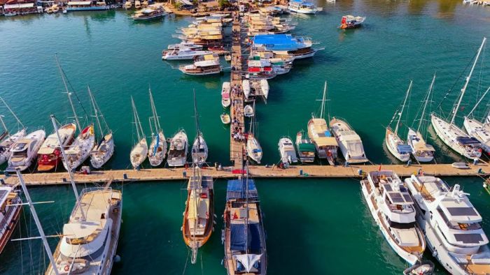 Kekova'da iskele ihalesine tepki