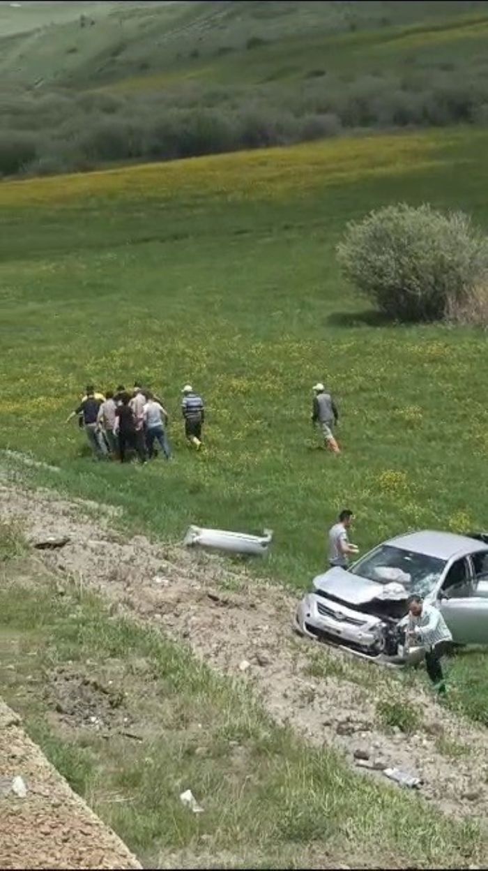 Direksiyon hakimiyeti kaybolan otomobil arampole utu   