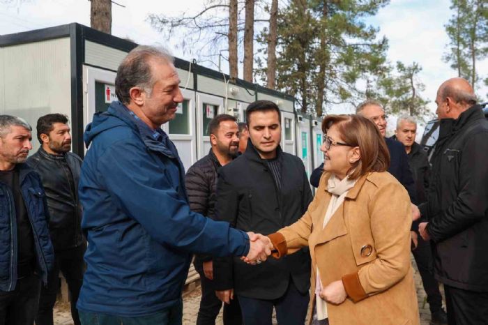 Bakan ahinden Nurdal iftilere destek