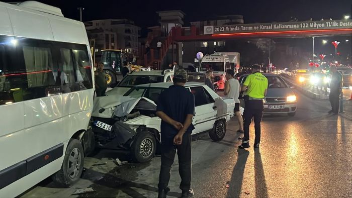 Manisa'da 4 aral zincirleme trafik kazas