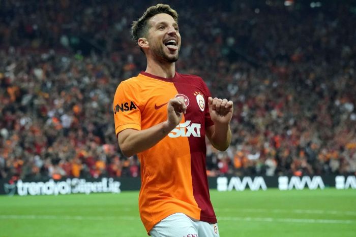 Galatasaray, Mertens'in szlemesini uzatt