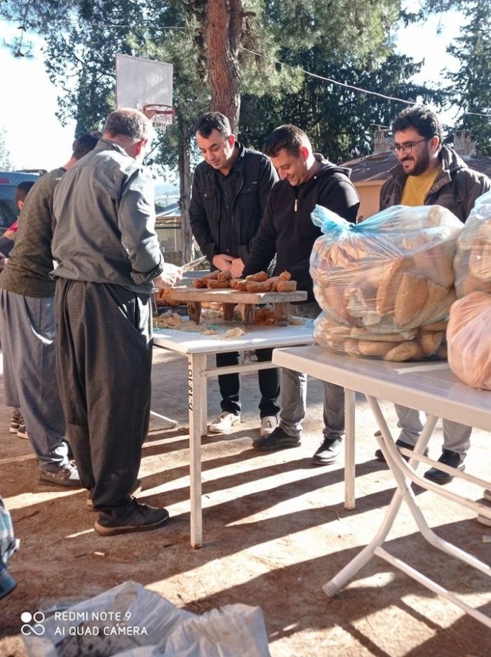 rencilere sucuk ekmek ikram