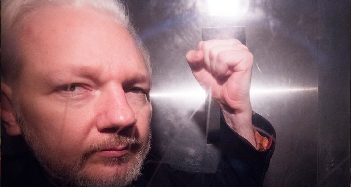 WikiLeaks'in kurucusu Assange, ngiltere'den ayrld