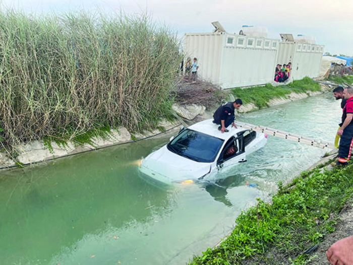 Kanala uan otomobildeki 2 kii yaraland  