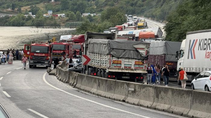 Sakarya'da zincirleme kaza