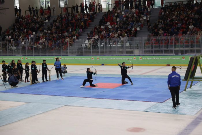 Zeytinburnu Belediyesi K Spor Okullarnn kapan program gerekletirildi 