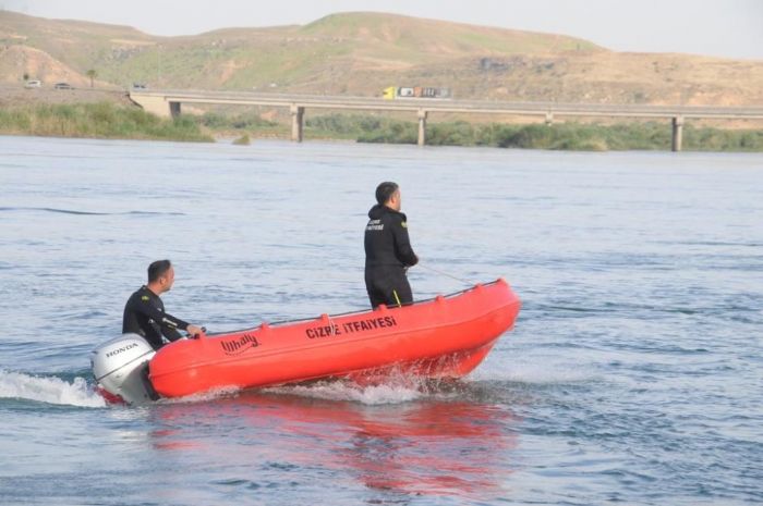 Dicle Nehri'nde bir kiinin kaybolduu iddias zerine arama almas balatld