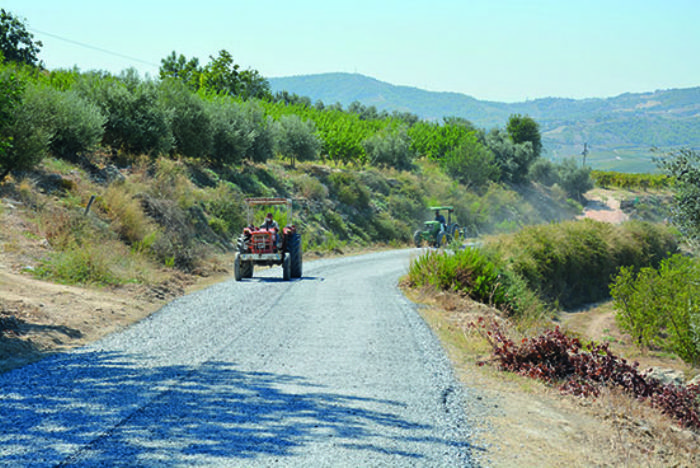 Tarsusta Ula ve Dedeler Mahallesi aras yol asfaltland