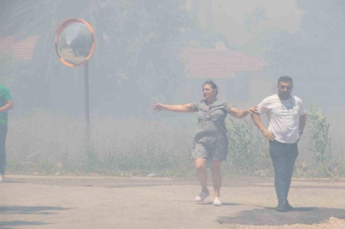 Alevlerin arasnda kald, yine de grevini brakmad