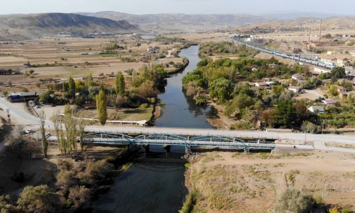 100 Yldr Kurtulu Sava'nn anlarna ev sahiplii yapyor