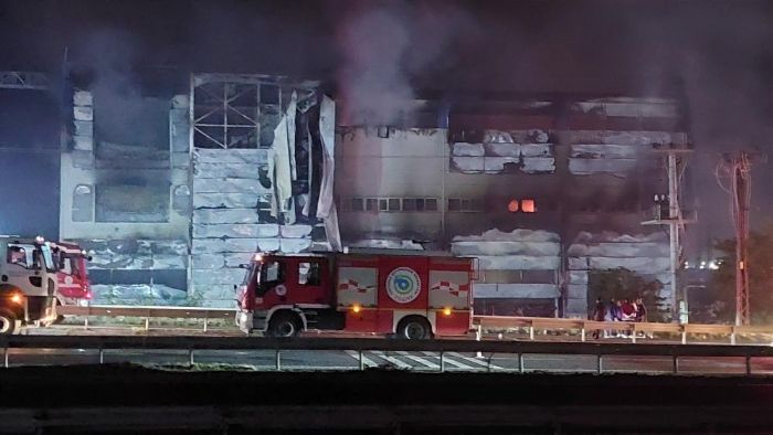 Kozmetik fabrikasndaki yangn 3 saat sonra kontrol altna alnd