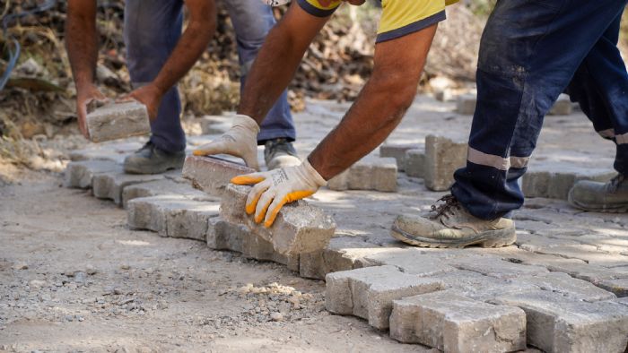 Tarsus Belediyesi, yol almalaryla vatandaa hizmete devam ediyor