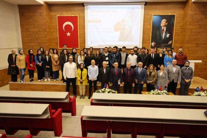 Mehmet Akif Ersoy ve anakkale Ruhu Anma program gerekletirildi