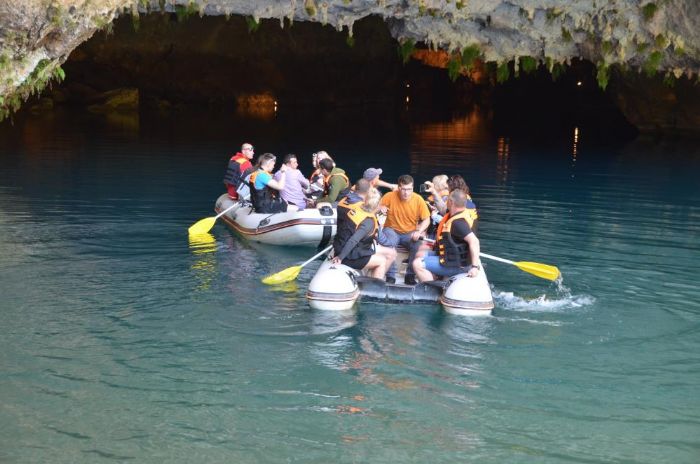 Altnbeik Maaras, her yl binlerce yerli ve yabanc turisti arlyor