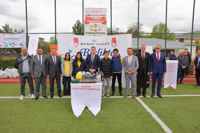 Bayburtta rencilere spor malzemeleri datld