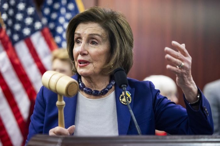 ABD Temsilciler Meclisi'nin eski Bakan Pelosi, Harris'e destek verdi