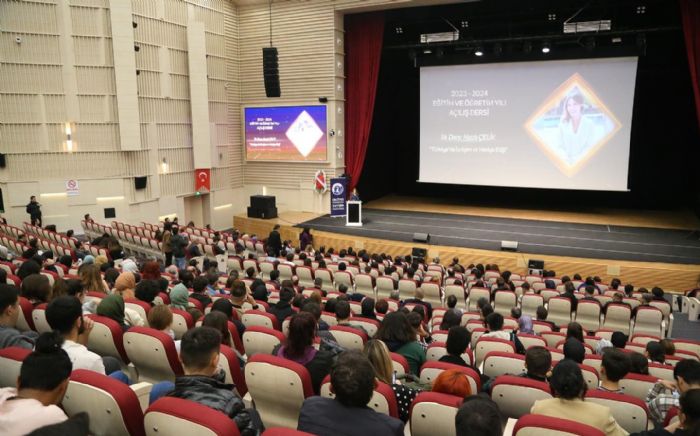 Erciyes niversitesi letiim ve Medya Tevik dlleri gen iletiimcileri onurlandrd