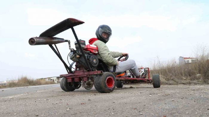 Hurda malzemeler ve apa motoru ile yapt ara saatte 100 kilometre hza ulayor