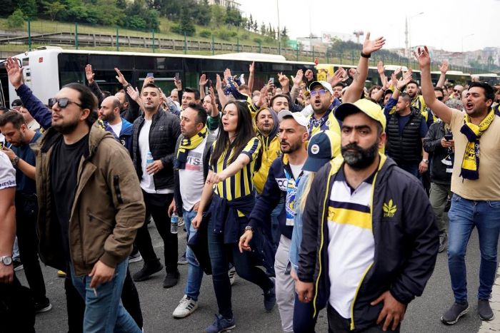 Fenerbahe taraftar, dev ma iin RAMS Parkta