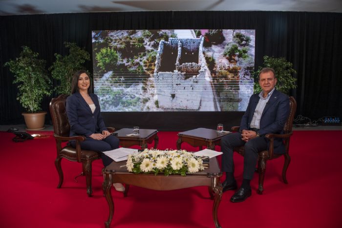 Mersin Bykehir Belediye Bakan Vahap Seer, 4 kanalda ayn anda yaynlanan Gndem zel programnn canl yayn konuu oldu