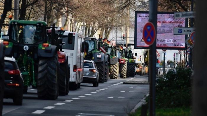 Almanyada iftiler hkmet kararlarn protesto etti