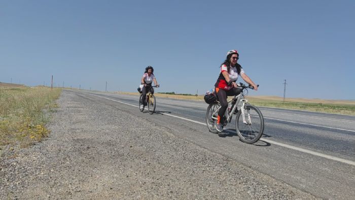 Kurakla dikkat ekmek iin Van Glnn etrafnda pedal evirdiler