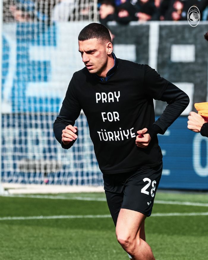  Merih Demiral snmaya ’Trkiye iin dua et’ tirtyle kt   